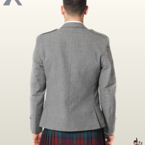 Rear view of a men's light grey wool tweed Argyle kilt jacket displaying shoulder epaulets and tailored back pleats.