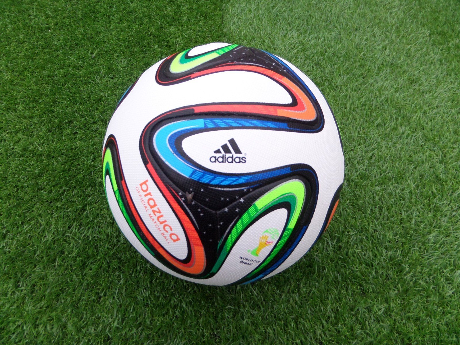 Adidas Brazuca 2014 FIFA World Cup Brazil Official Match Ball Size 5
